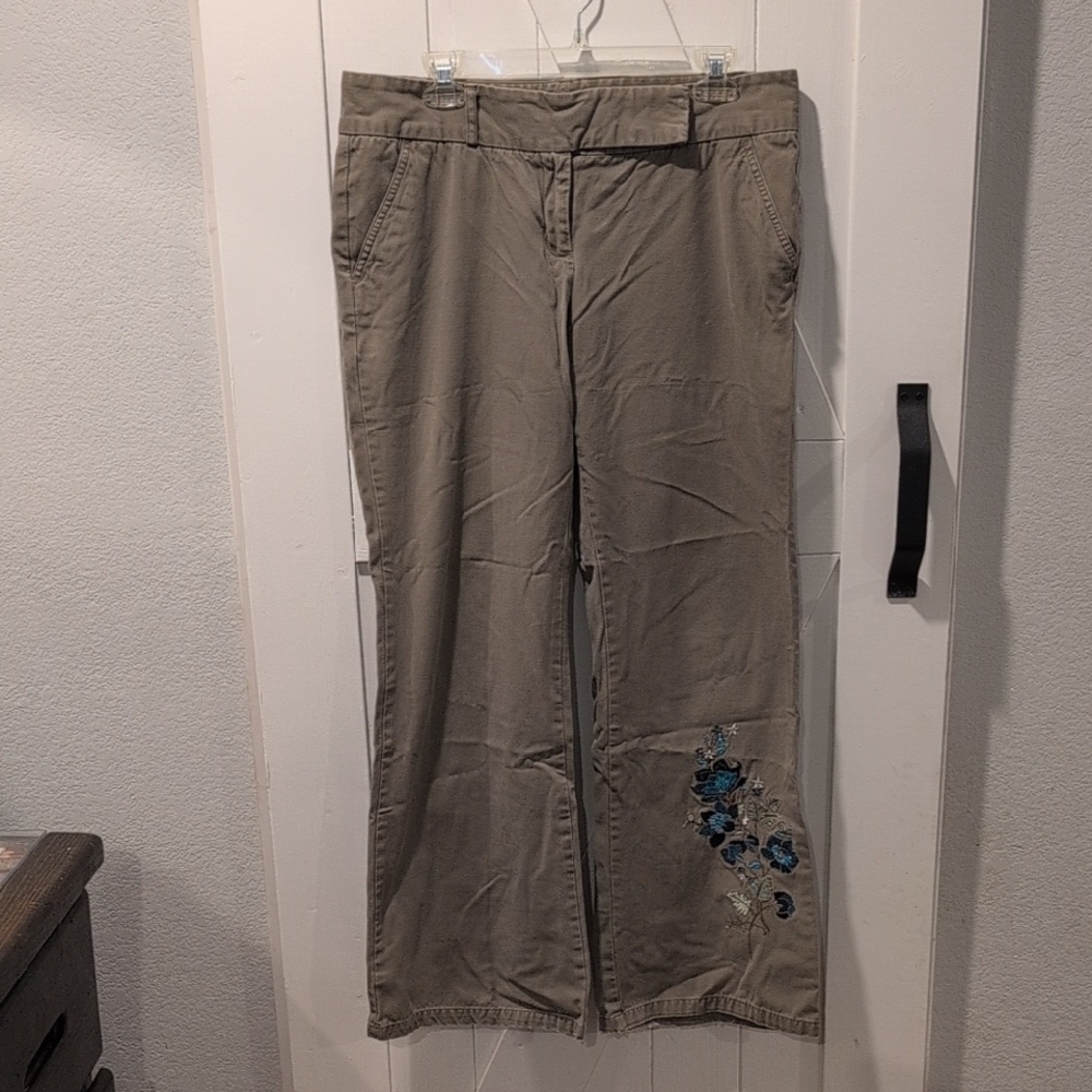 Daisy Fuentes Khaki Chinos with Beautiful Blue Floral Embroidery Size 12